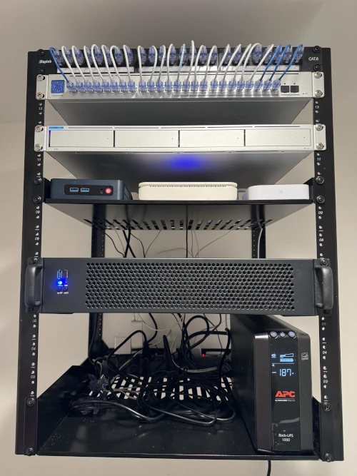 Picture of a RACK home server with equipement.